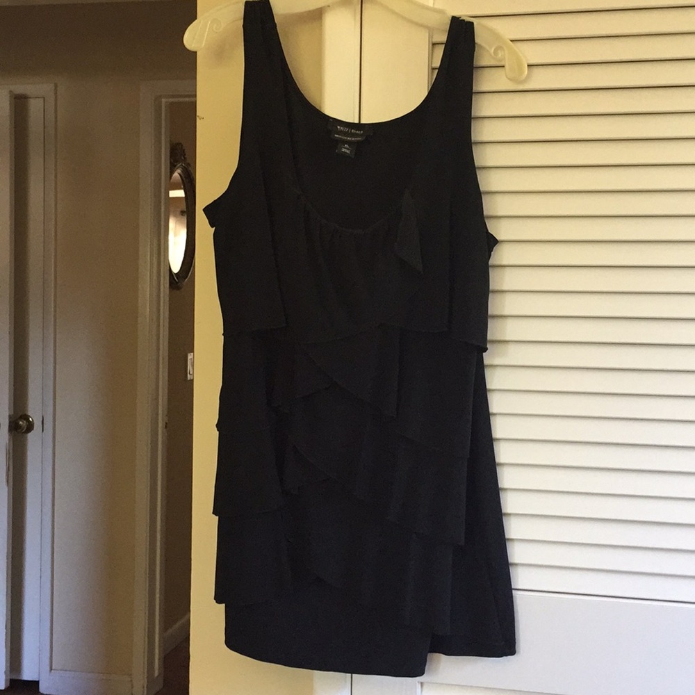Black sleeveless tunic